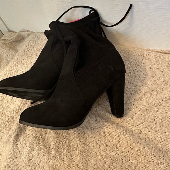 Catherine Malandrino Sorchanie Ankle Boot - Picture 3 of 4